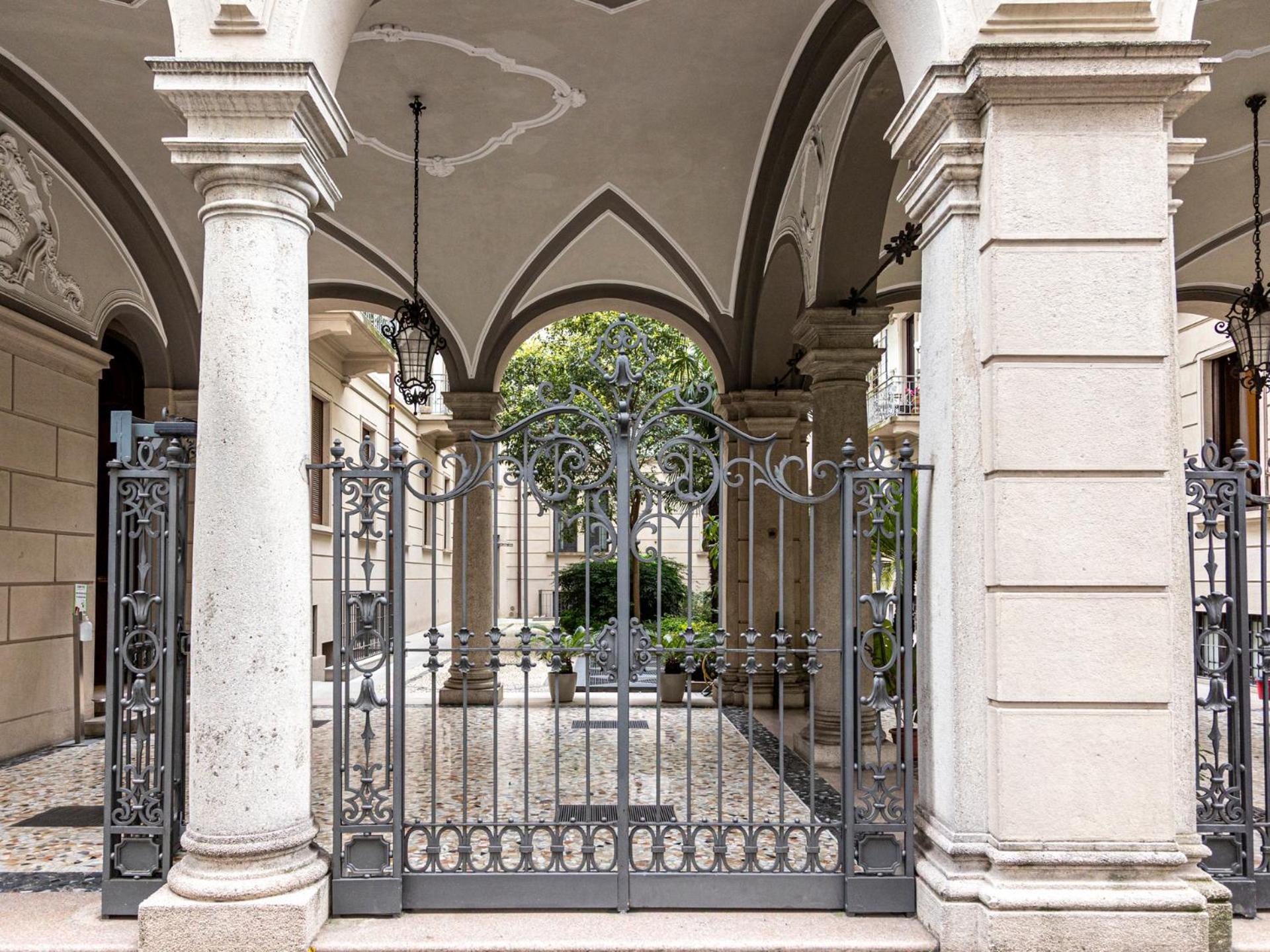 Luxury Sant'Ambrogio Apartment Milan Exterior photo